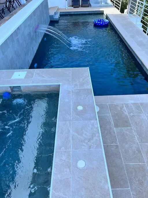 Magnifique Logement A Avec Vue Sur Mer Et Piscine, Jacuzzi, Chauffes, Chauffe Payant Benalmadena Spain