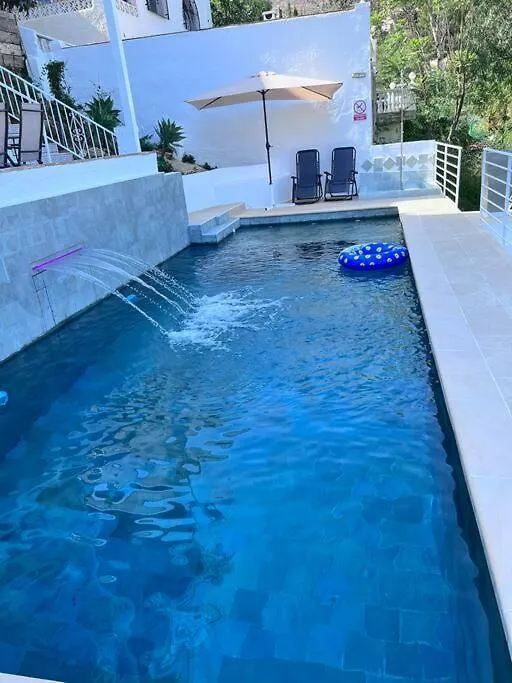 Apartment Magnifique Logement A Avec Vue Sur Mer Et Piscine, Jacuzzi, Chauffes, Chauffe Payant Benalmadena Spain