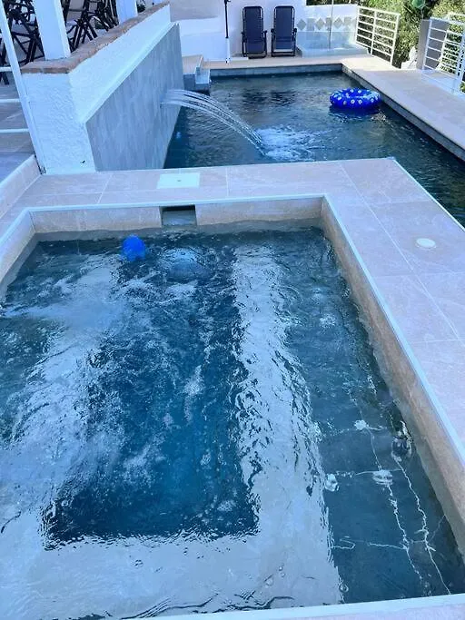 Apartment Magnifique Logement A Avec Vue Sur Mer Et Piscine, Jacuzzi, Chauffes, Chauffe Payant Benalmadena
